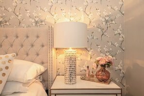 2 室のベッドルーム、アイロン / アイロン台、WiFi、ベッドシーツ