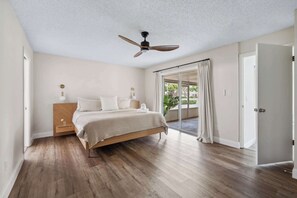 4 habitaciones, escritorio, tabla de planchar con plancha y wifi 