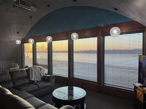 Cozy Gem With Stunning Mississippi River View