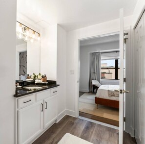 Fer et planche à repasser, Wi-Fi, draps fournis