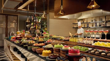 Free daily buffet breakfast