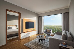 Suite, 1 Katil Raja (King) dengan Katil Sofa | Ruang tamu | 55 inci sebuah televisyen pintar dengan digital, Netflix 