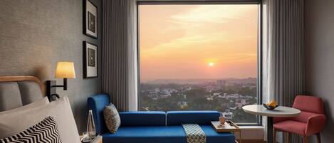 Phòng, 1 giường cỡ king và sofa giường | Két bảo mật tại phòng, màn/rèm cản sáng, phòng cách âm