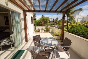 Apartment | 1 bedroom - Studio Beira-mar com Piscina e Varanda Privativa (Ilhéus)