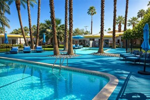 Outdoor pool - Mod Palm Desert (Palm Desert)