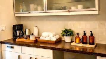 Junior Suite, 2 Queen Beds, Pool View | Private kitchen | Mini-fridge, microwave