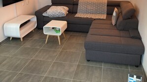 TV, books - BERCK PLAGE Charming house in a good location with garden and bicycle garage (Berck)