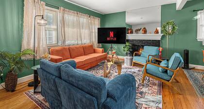 Arlington Charm Cozy 5BR Home Sleeps10 Near DC