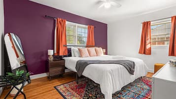 5 bedrooms, iron/ironing board, WiFi, bed sheets