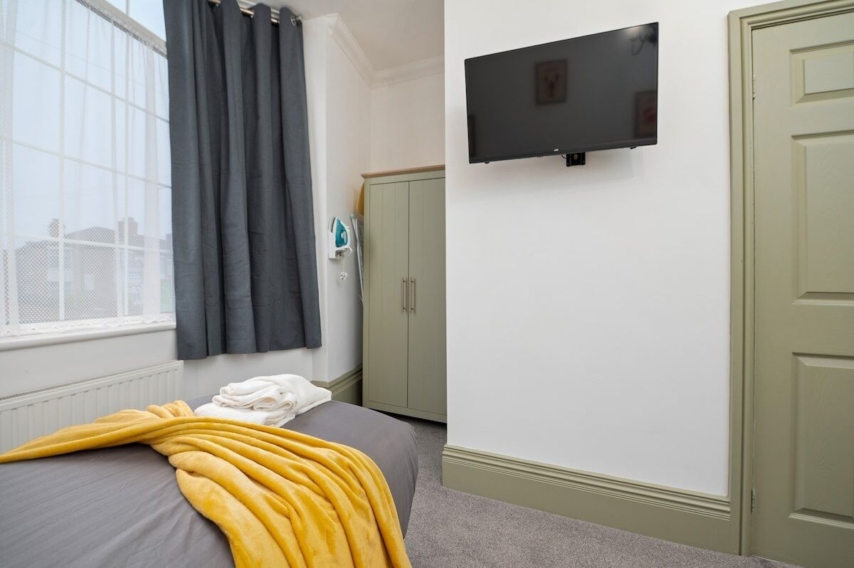 Fer et planche à repasser, accès Internet, draps fournis