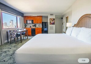 Unclassified image, 5 of 7, button