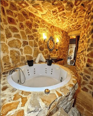 Bathroom - Dara Antikhan konağı (Mardin)