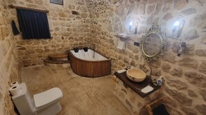 Bathroom - Dara Antikhan konağı (Mardin)