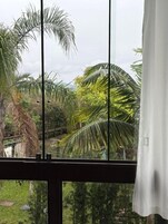 Suíte família, vista para a piscina | Parte interna