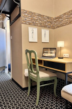 Standard Twin Room | Desk, laptop workspace, free WiFi - Cocorico Boutique Stay Adults Only (Szczecin)
