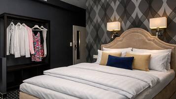 Standard Double Room, River View | Desk, laptop workspace, free WiFi