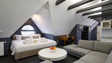 Comfort-Apartment | Schreibtisch, laptopgeeigneter Arbeitsplatz, kostenloses WLAN