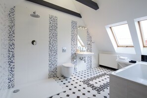 Comfort Apartment | Bathroom | Hair dryer, towels, soap, toilet paper - Cocorico Boutique Stay Adults Only (Szczecin)