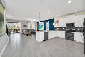 Private kitchen - Spring Promo: Huge House, Blue Pool & Hot Tub, Theater by Theme Parks (Four Corners)