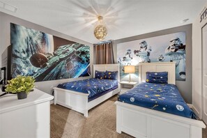 8 bedrooms, WiFi, bed sheets - Spring Promo: Huge House, Blue Pool & Hot Tub, Theater by Theme Parks (Four Corners)