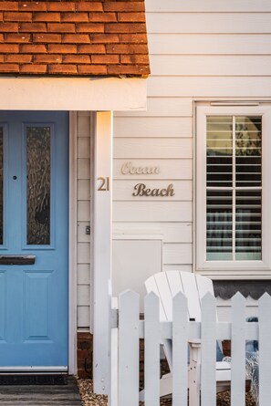 Exterior detail - Ocean Beach -  a cottage that sleeps 4 guests  in 2 bedrooms (Camber)