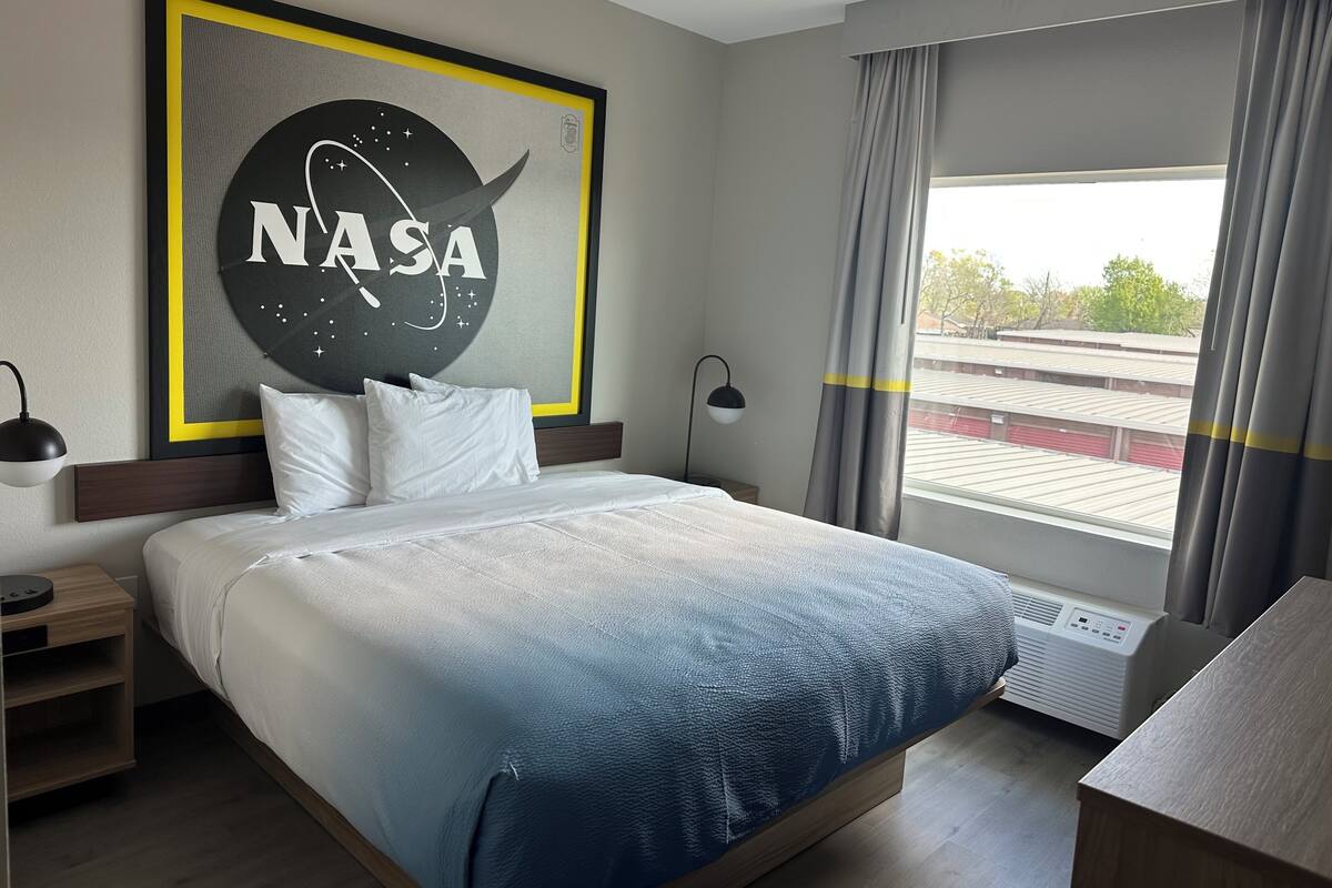 Studio Suite, 1 King Bed, Non Smoking