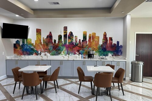 Super 8 By Wyndham Baytown