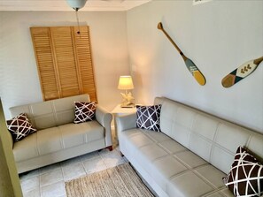 TV - Two Fish -south beach, lots of amenities (Tybee Island)