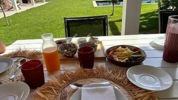 Khu ẩm thực ngoài trời