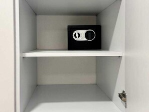 Nicht klassifiziertes Bild, 2 von 16, Schaltfläche