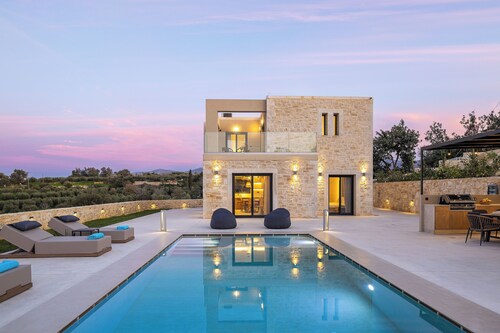 Oasis privée avec piscine & superbe vue sur la nature crétoise