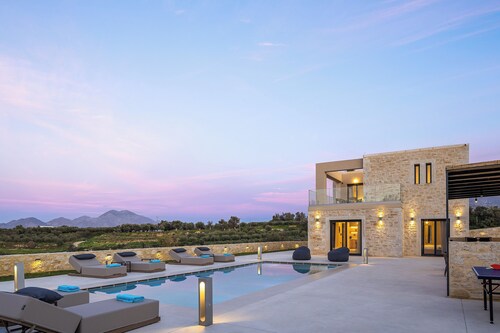 Private Oasis with Pool & Superb Views of the Cretan Nature