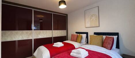 4 soverom, strykejern/-brett, wi-fi og sengetøy