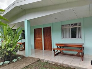 Habitación triple clásica, vistas al jardín