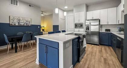 Spacious 3BR2BA Stay Deep Ellum w/Pool Gym Parking