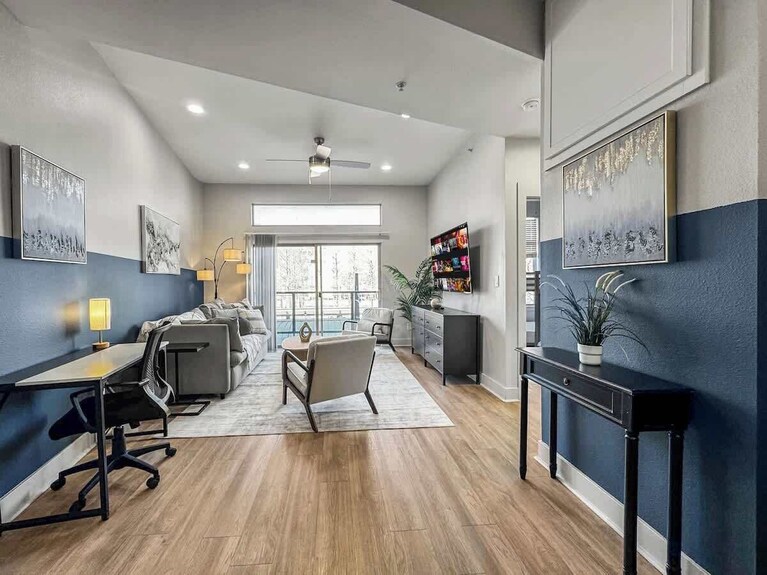 Spacious 3br2ba Stay Deep Ellum W/pool Gym Parking - 댈러스