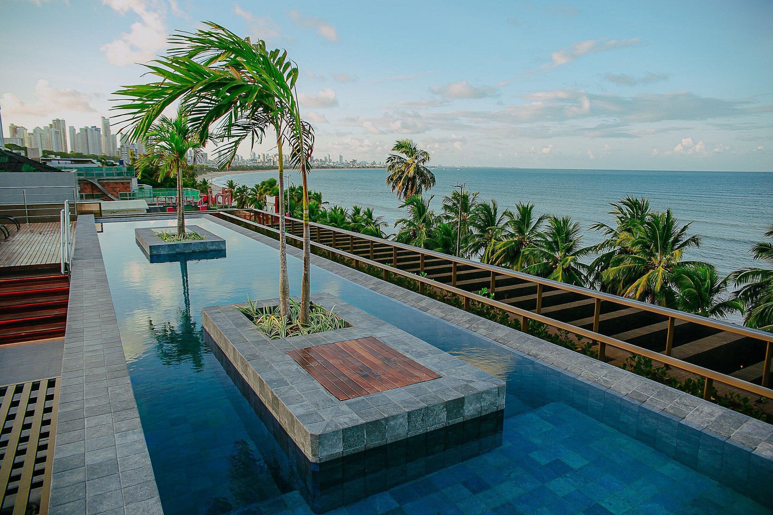 Perushuoneisto | Uima-allas