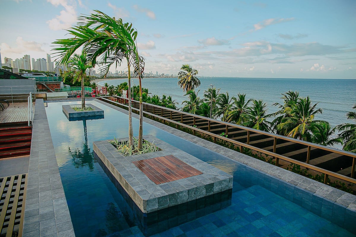 基础公寓 | 泳池