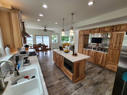 Discover Lake Breezes—an exquisite 1500sqft, 3 bedroom lakeside sanctuary