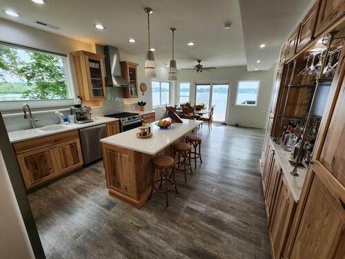 Discover Lake Breezes—an exquisite 1500sqft, 3 bedroom lakeside sanctuary