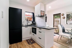 Unclassified image, 5 of 8, button - Simply Nice guest Unit (Papatoetoe)