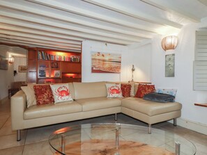Living area - Plenteth (Truro)