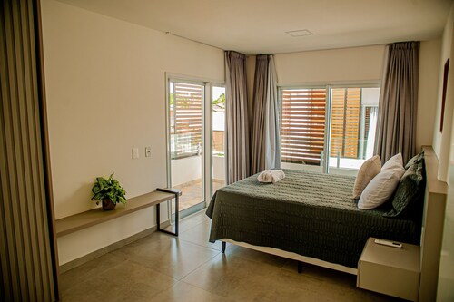 Flamingos #27 - Casa com Piscina by Carpediem