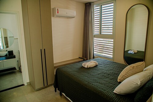 Flamingos #27 - Casa com Piscina by Carpediem