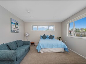 1 bedroom, WiFi, bed sheets - Soleil Studio - Whangamata Self-contained Unit (Whangamata)
