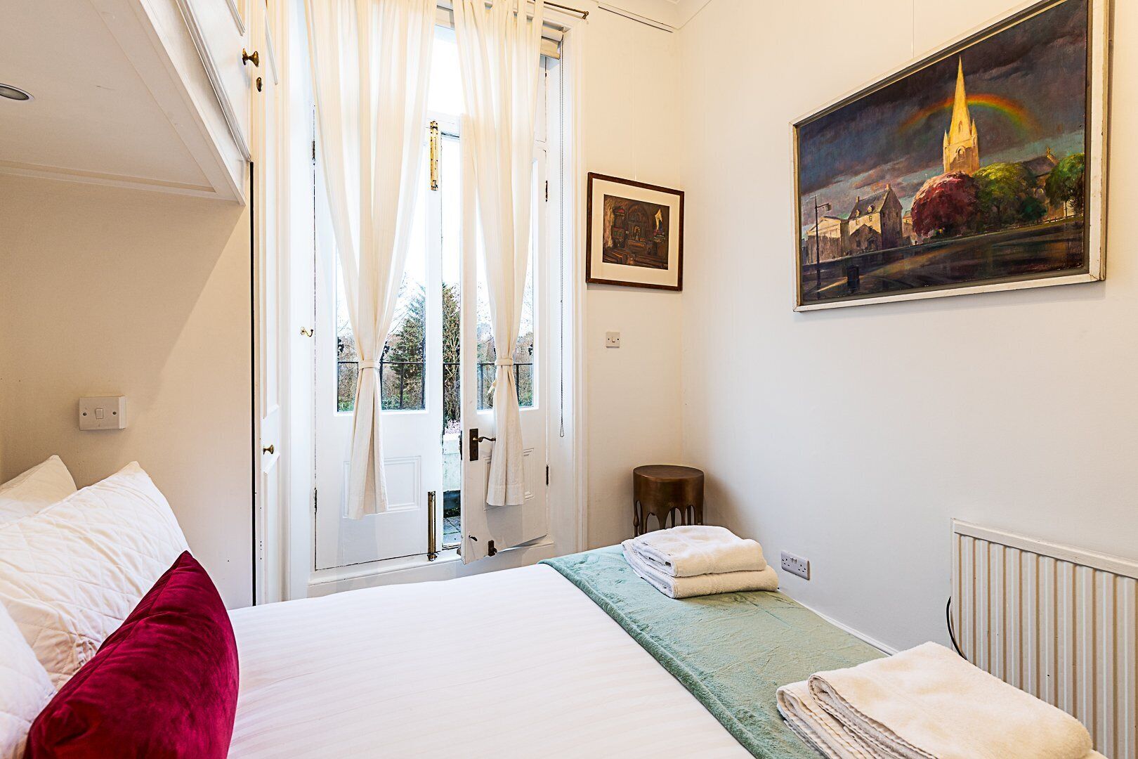 1 chambre, fer et planche à repasser, accès Internet