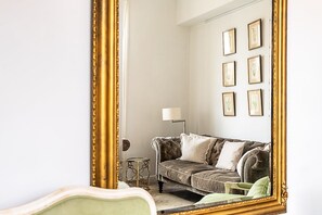 TV - Cosy Little Venice Garden Balcony Retreat (London)