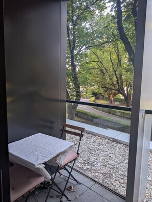 Property grounds - Perfect Accomodation for F1 goers! (Melbourne)