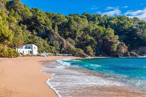 Beach nearby - Renovated apartment near the beach (Lloret De Mar)
