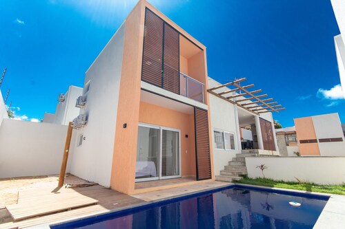 Flamingos #10 - Casa com Piscina by Carpediem